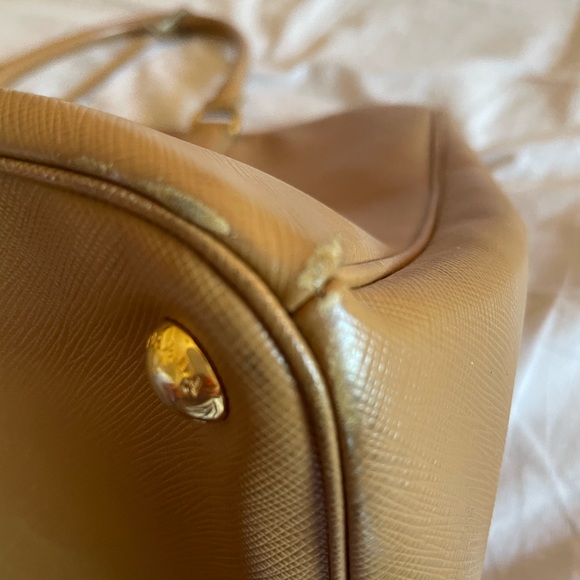 Prada Saffiano tote - Picture 5 of 8